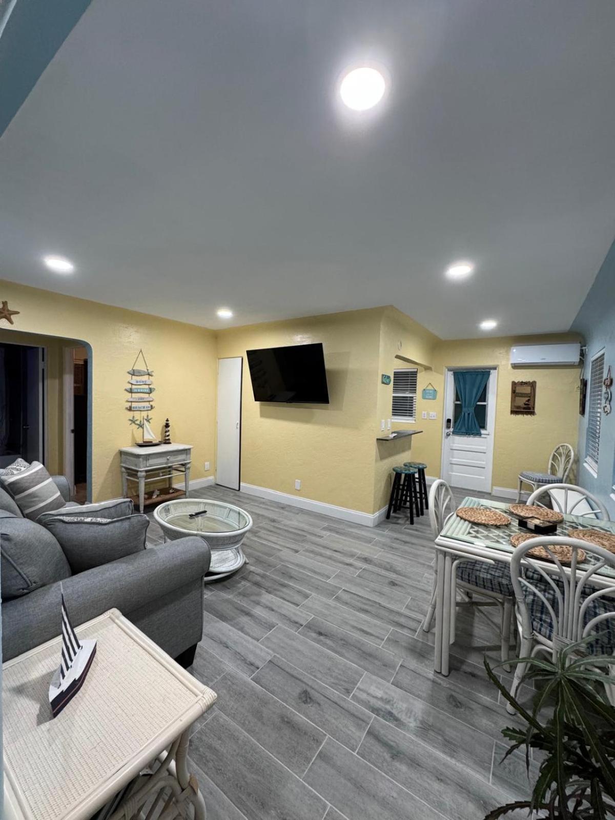 Gorgeous Beach Condo St. Petersburg Exterior photo